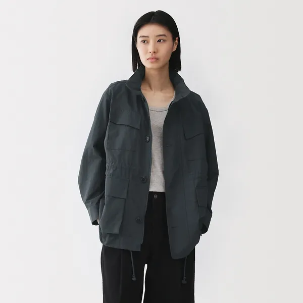 염료에 천연 소재를 더한 워크 블루종