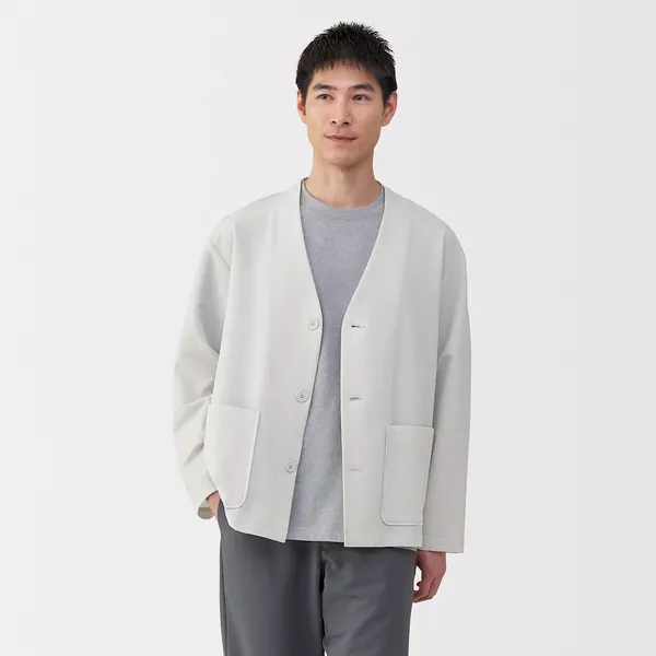 통기성이 좋은 서커 가디건