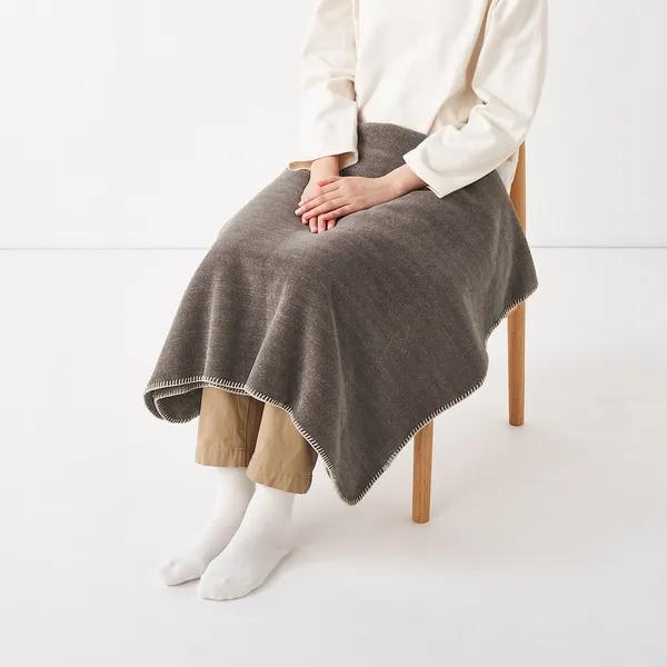 플리스 양면 사용이 가능한 담요 브라운 80x130cm